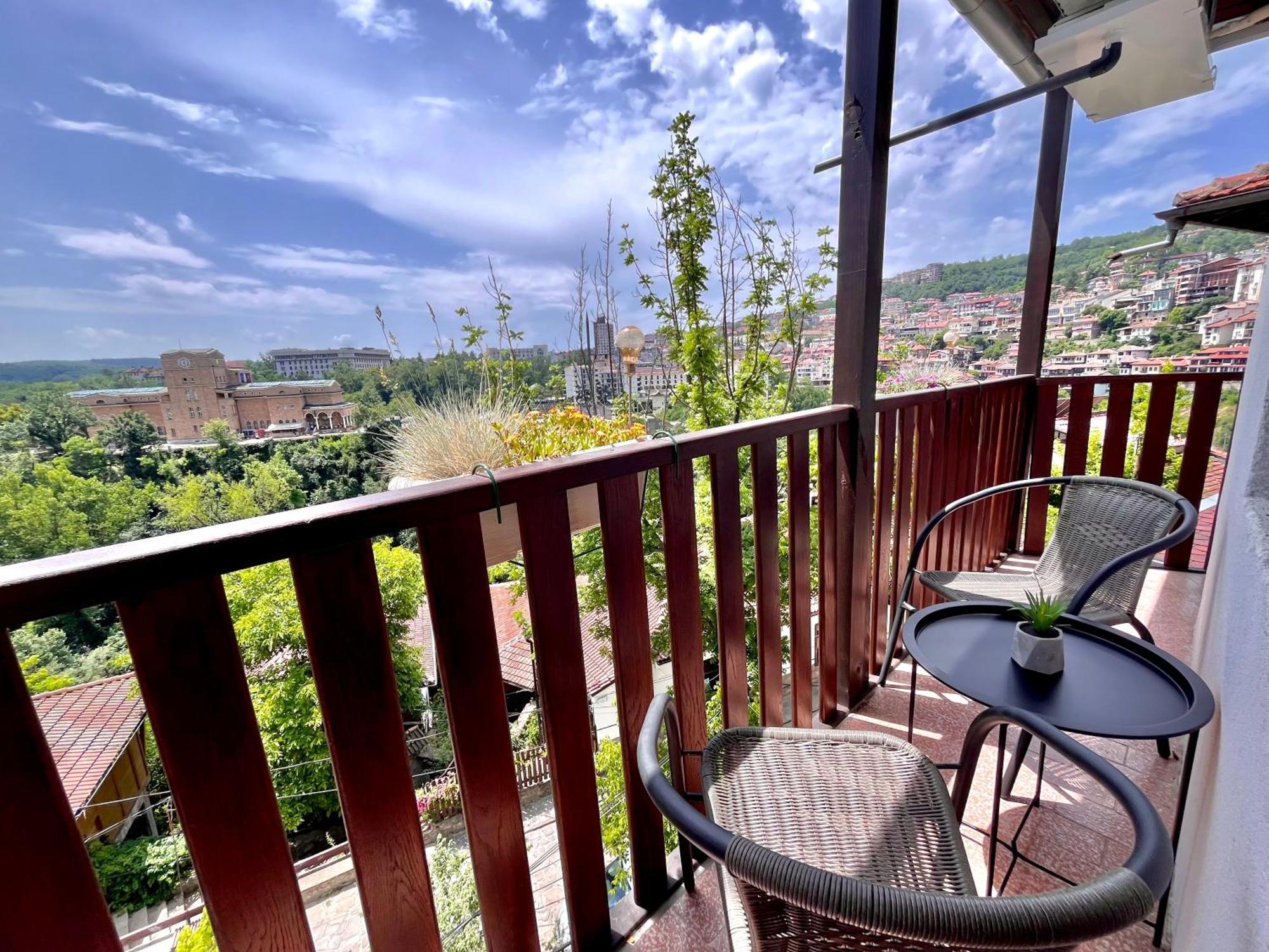 The Green Guest House Of Veliko Tarnovo-Amazing View, Top Location Exterior photo